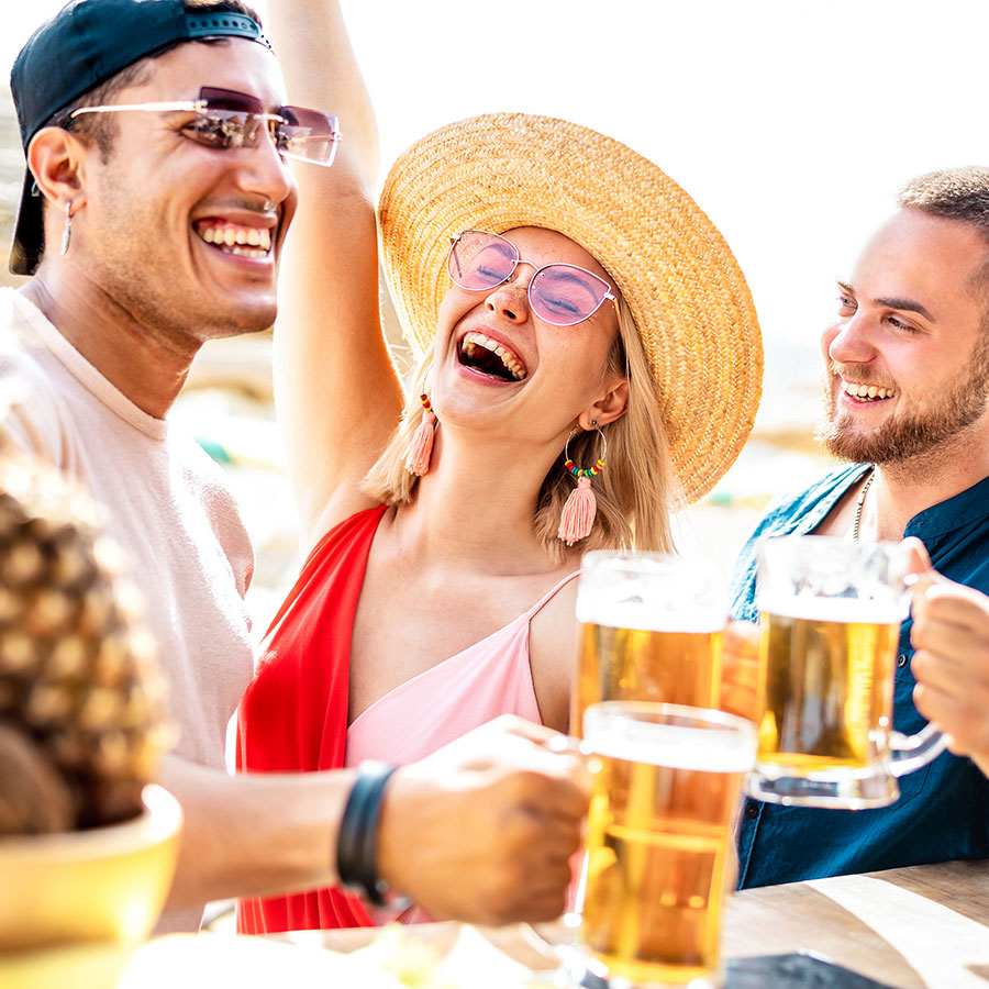 friends drinking beer